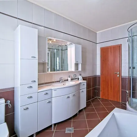 House Paula Rab