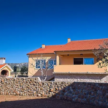 House Paula Rab Vila