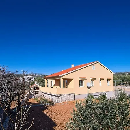 Vila House Paula Rab